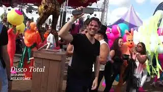 Dans Volk: Maxime De Waal portretteert bezoekers Disco Total