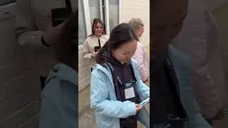 Показал гостям как отмечается праздник 