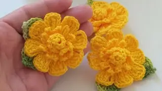 Flor enrolada em crochê