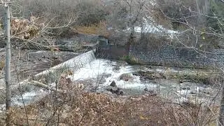 Горная река возле Медеу. Алматы / The mountain river near Almaty city.
