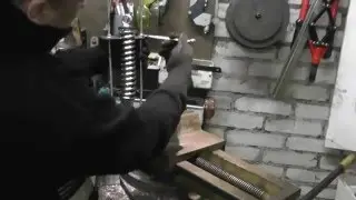 Разбираем задний амортизатор