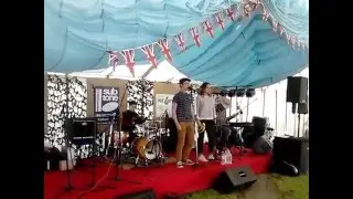 Love is easy performance.
