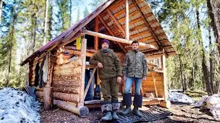 ЛЕСНАЯ ИЗБА ПРИЮТИЛА / ОПАСНЫЙ СПЛАВ ПО ТАЕЖНОЙ РЕКЕ