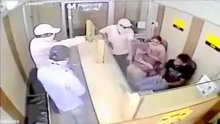 Viral Video | caught on CCTV footage live robbery in bank