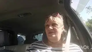Тупая ВАЛЯ🤕, даже колбасы 👈не может нормальной купить🤦‍♀️