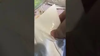 Заворачиваем камамбер в бумагу