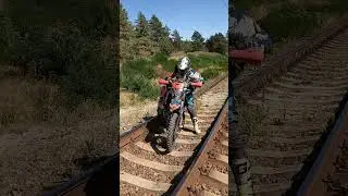 Amateur Enduro | Two options for crossing the railroad tracks