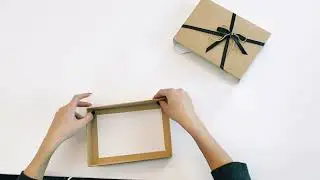 Сборка крафтовой дизайнерской коробки с черной лентой 21х15х5 см