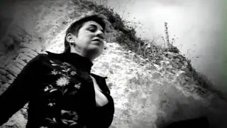 Amparanoia - La Vida Te Da - Videoclip Oficial