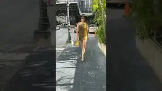 Karla Chacín. Desfile en la calle en Miami 
