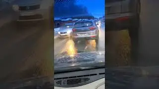 По Шехурдина влип в плотную пробку, но даже не подумал, что причиной может быть такое жёсткое ДТП!