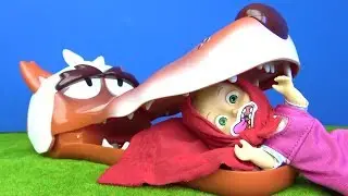 Maşa Kırmızı Başlıklı Kız Masalı Aç Kurt Cingöz Nineyi ve Maşayı Yuttu Koca Ayı Kurtarabilecek mi?