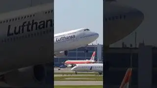 Lufthansa Boeing 747 roars out of O'Hare