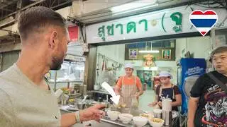 Why are There NO TOURISTS here? 🇹🇭 Hidden Bangkok Food Market Has the Best Food! 