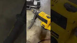 GovDeals: CLEAN WORKING DEWALT D2553 1-9/16” SPLINE ROTARY H