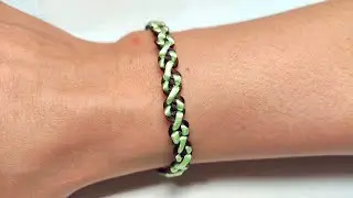 Linda pulsera con hilo