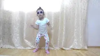 Танец огонь! Дочь зажигает под Зын-Зын / смешные дети танцуют