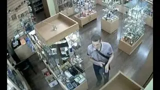 Кража золота в магазине