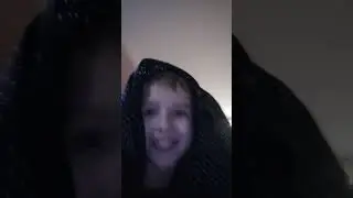 Яндекс Алиса пришла ко мне домой и начала со мной драться