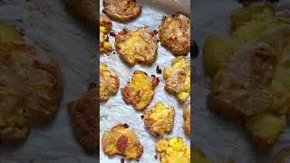 How To Make Crispy Garlic Parmesan Smashed Potatoes #easyrecipe #recipes #recipe #cooking #potatoes