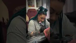 Tatuadores Nivel Dios T.IV Cap.VIII: Marta Poison! #tattoo #ink #tattooartist #tattoos #tatuaje