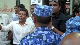 President  Nasheed en-route to the Police Station on August 2, 2012