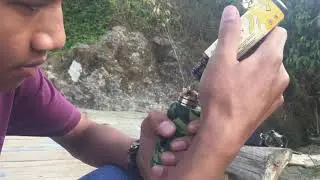 Amatir... sepasang kekasih ketahuan disemak semak!!! 