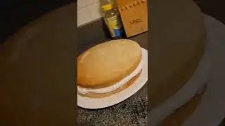 Running up that hill for marshmallow lemon cake 🎂