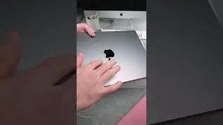 Unbox MOUS MacBook Pro Sleeve With Handle with us!