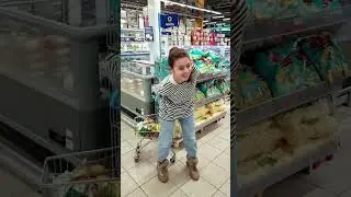 Челлендж - купить полную телегу продуктов в наручниках 🔗