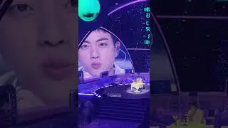 Aaaaaahh.. That wink! 😱