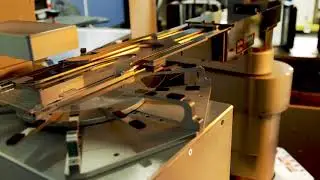 Edge Grip End Effector Semiconductor Wafer Handling Demo
