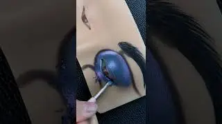 Duochrome eyeshadow look