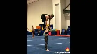 Lift and carry Got bored so I decided to base @malpracticemax this time 😂 📸 @keliannestankus 💪🏻