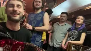 Поезд Москва-Воркута, вагон ресторан, гармонисты отжигают (А.Симонов, Саня Болт, Алексей Арбатский)