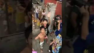 China Mac Visiting The Slums Of Manila 