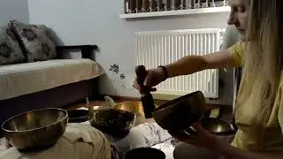 Массаж тибетскими поющии чашами