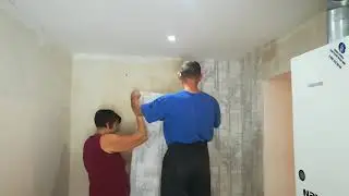 Клеим обои на кухне !