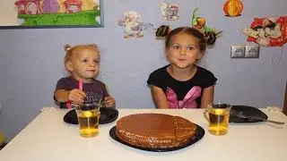 Делаем торт со сгущенкой  Making cake