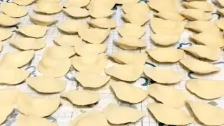 Ідеальний рецепт тіста для вареників .На таких варениках я виросла