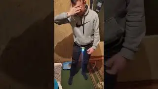 налобний фонарік.
