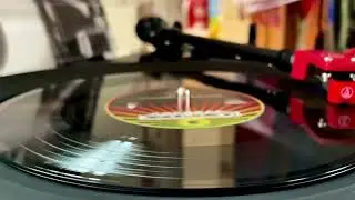 Dub Cmd & Sistasara -  Follow The Bassline (7inch dubplate cut)