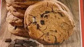 Costco jumbo hot chocolate chip cookie taste test. Is it better than Crumbl cookie?