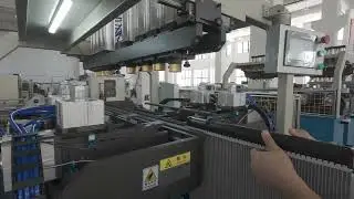 How does the car radiator clinching machine work?