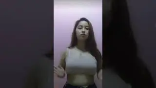CEWE PAKAI BRA