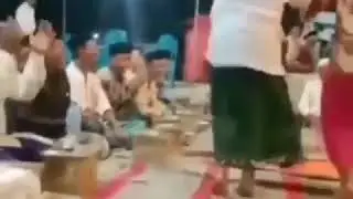 di selamatan tapi malah joget wkwk