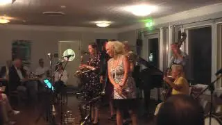 6 Gunhild med blockflöjt - Whispering