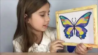 Рисование песком. Рисую бабочку песком.
