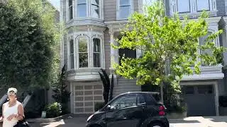 The REAL Full House in San Francisco! On Broderick Street