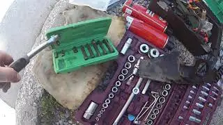 VW Touareg 3.2 (BKJ) Replacing the valve cover gasket, removing the intake manifold